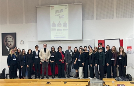 Dernek Üyemiz ve TOBB SEİK Üyesi Sayın Alp GÜLŞENER Ankara Hacı Bayram Veli Üniversitesi' nin Sigorta Sektörünün Nabzı İsimli Paneline Katıldı.
